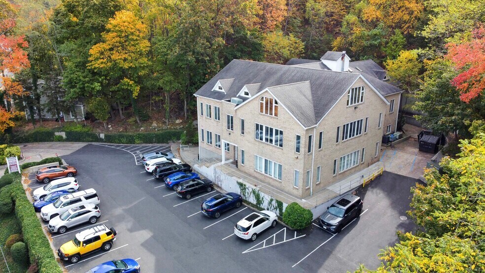 More Photos Of 646 Main St, Port Jefferson Medical For Lease