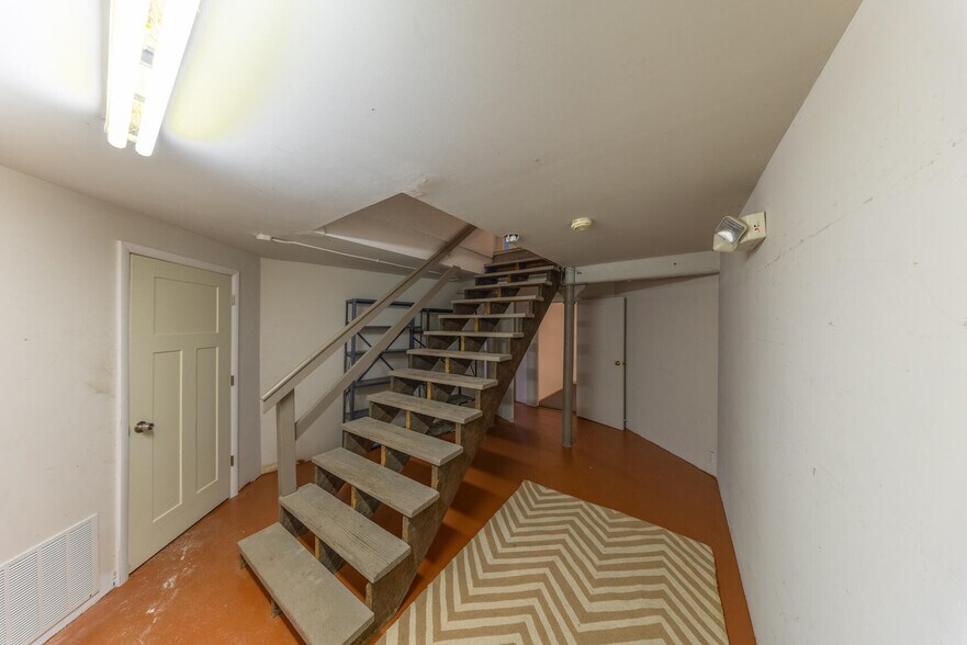 More Photos Of 5 S Newstead Ave, Saint Louis Office For Sale