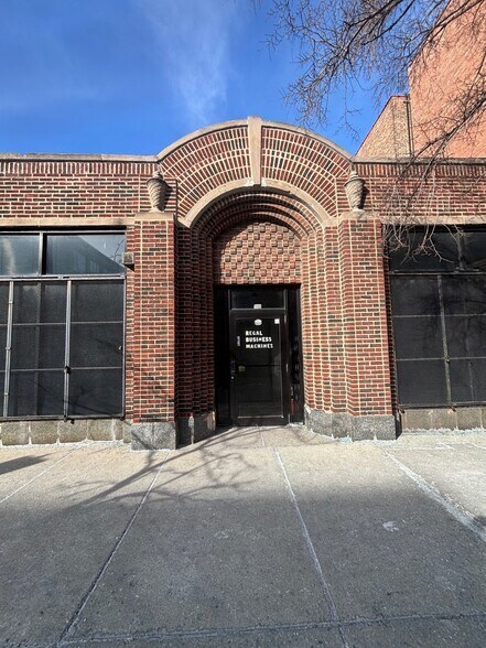 More Photos Of 1140 W Washington Blvd, Chicago Warehouse For Sale
