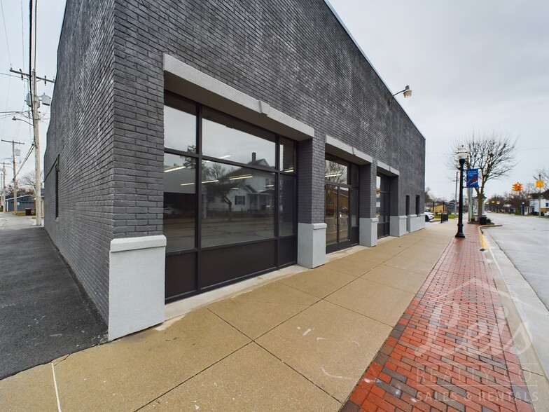 Primary Photo Of 39 S Center St, Versailles General Retail For Lease