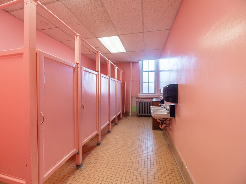 More Photos Of 18 Central Ave, Port Chester Schools For Lease