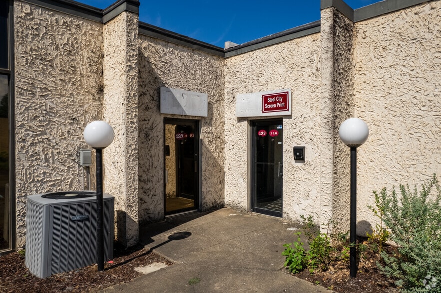 More Photos Of 137 Citation Ct, Birmingham Flex For Sale