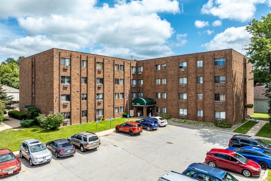 Primary Photo Of 1104 8th St, Boone Apartments For Sale