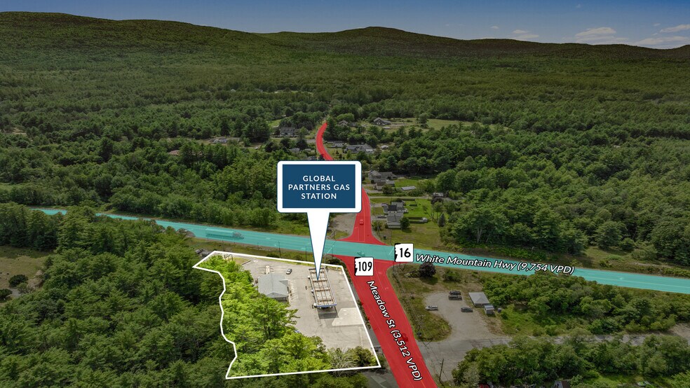 More Photos Of 393 Meadow St, Sanbornville Service Station For Sale