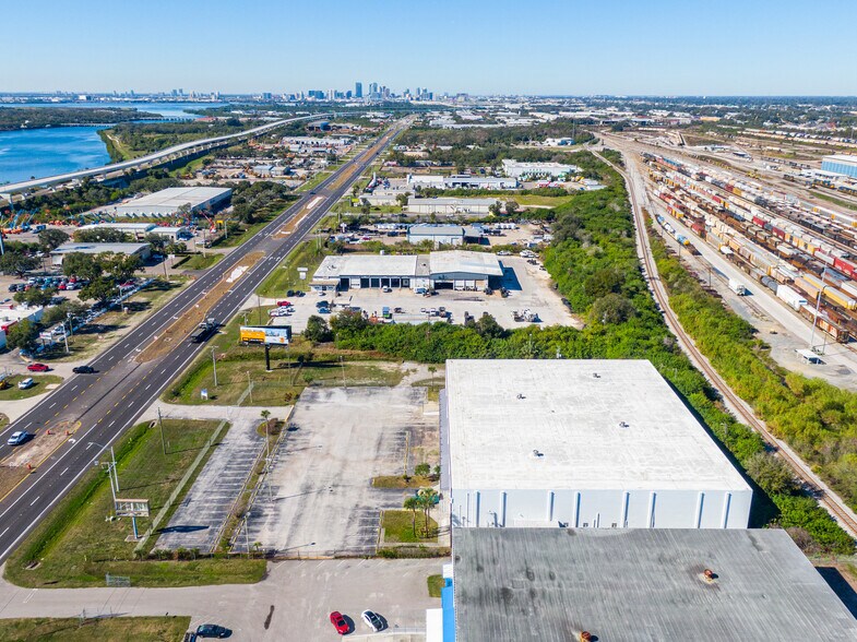 More Photos Of 6608 E Adamo Dr, Tampa Warehouse For Lease