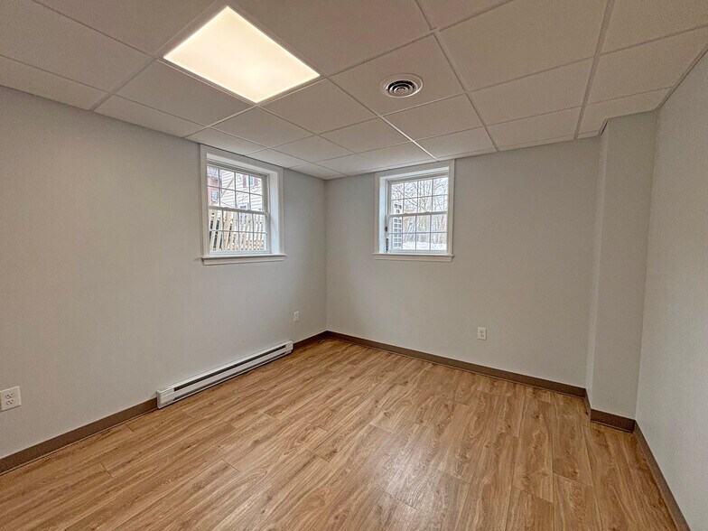 More Photos Of 230 Lafayette Rd, Portsmouth Office For Lease