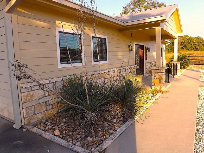 More Photos Of 4443 US 90, Alleyton Flex For Sale