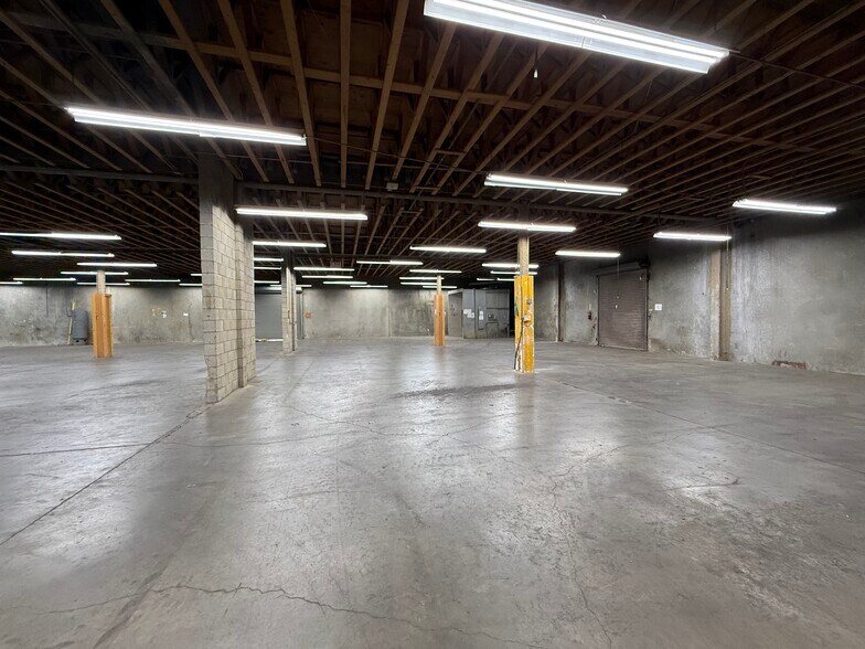 More Photos Of 2280 E Curry St, Long Beach Manufacturing For Lease