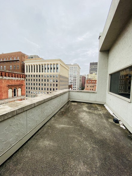 More Photos Of 1108 Olive St, Saint Louis Office For Sale