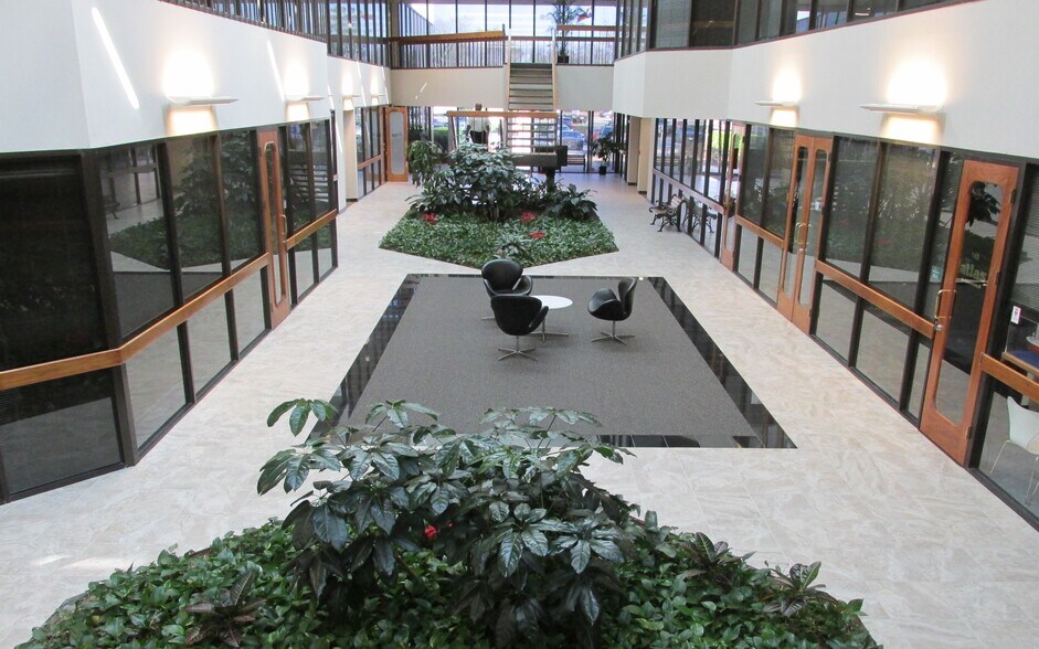 More Photos Of 810 Highway 6 S, Houston Medical For Lease