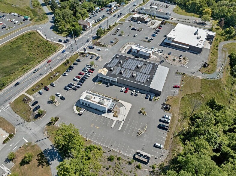 More Photos Of 658 Hoosick Rd, Troy Fast Food For Lease