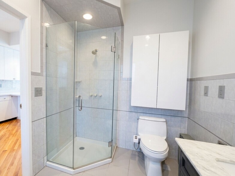 More Photos Of 2554 37th St, Astoria Apartments For Sale