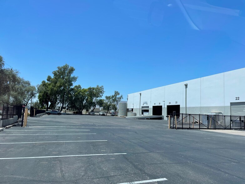 More Photos Of 4720 W Van Buren St, Phoenix Manufacturing For Lease