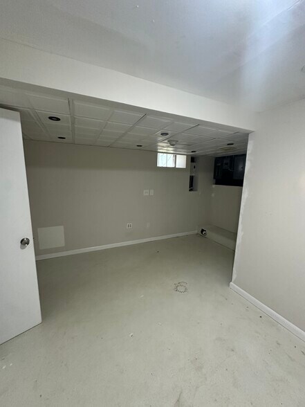 More Photos Of 601 Chestnut Ridge Rd, Spring Valley Manufacturing For Lease