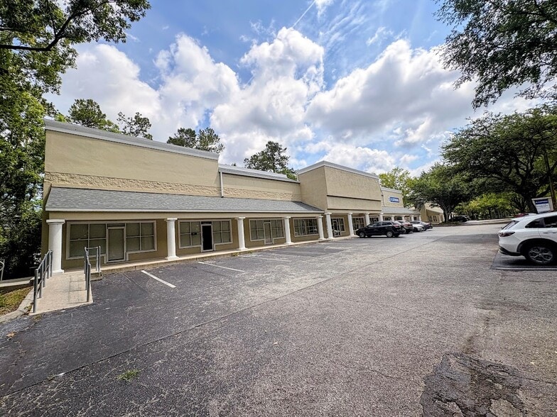 More Photos Of 6020 NW 4th Pl, Gainesville General Retail For Lease