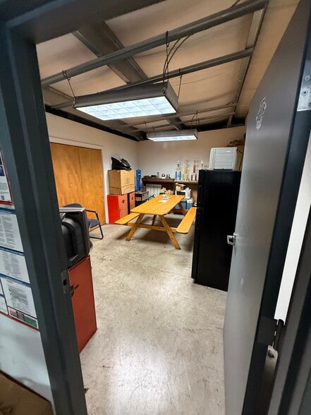 More Photos Of 1460 Pleasant St, Bridgewater Auto Dealership For Sale