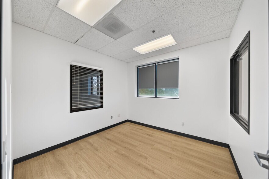 More Photos Of 25843 Jefferson Ave, Murrieta Light Distribution For Sale