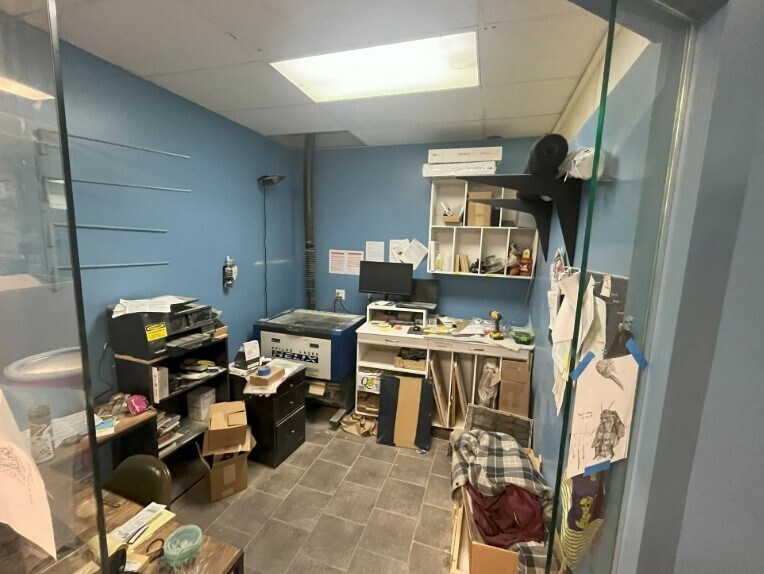 More Photos Of 5245 W Diversey Ave, Chicago Showroom For Sale