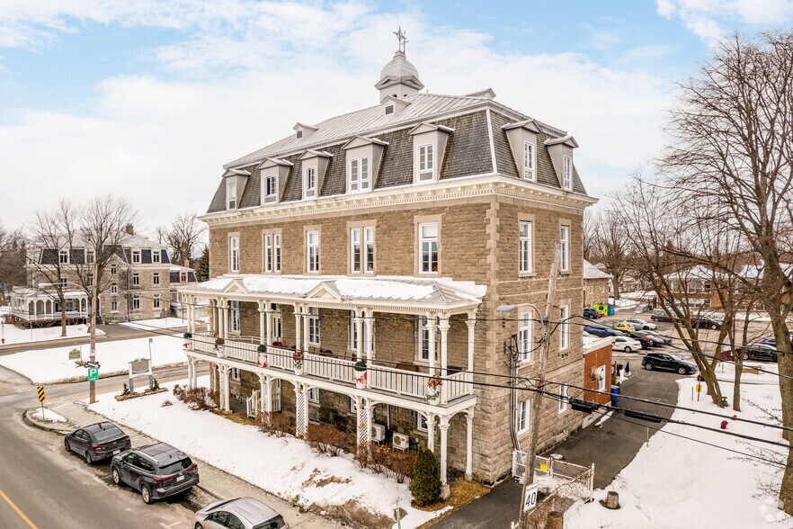 More Photos Of 550 Boul Marie-Victorin, Boucherville Congregate Senior Housing For Sale