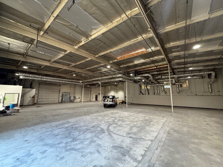 More Photos Of 3094 N Lima St, Burbank Industrial For Lease