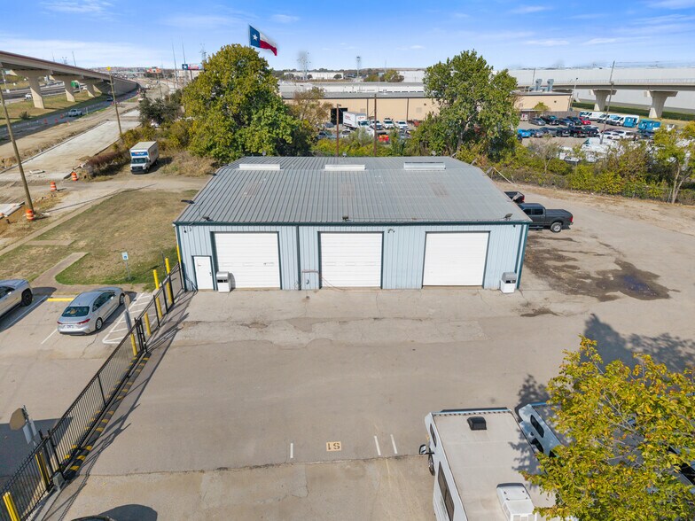 More Photos Of 2630 N Interstate 35E, Carrollton Service For Lease