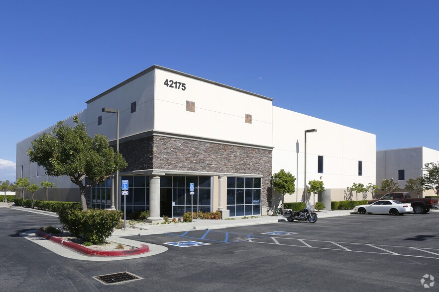 More Photos Of 42175 Zevo Dr, Temecula Warehouse For Lease