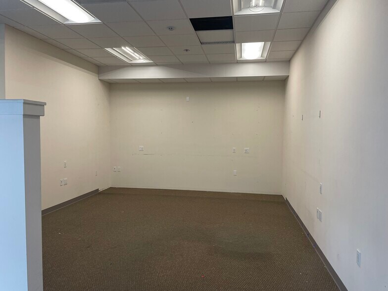 More Photos Of 1555-1585 Laurel Bay Ln, San Diego Manufacturing For Sale