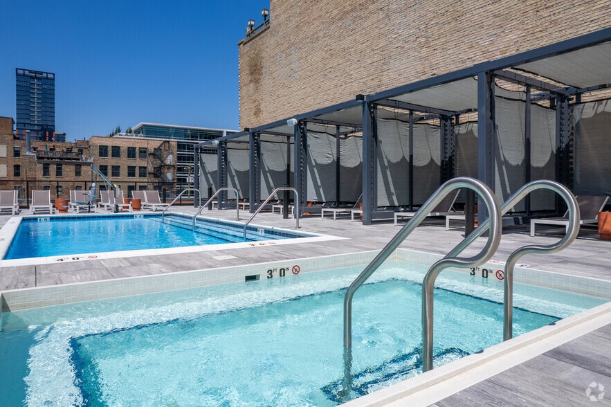 More Photos Of 161 N May St, Chicago Apartments For Lease