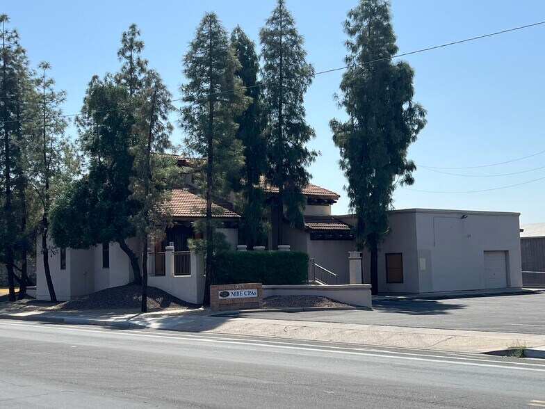 More Photos Of 351 W Hatcher Rd, Phoenix Office For Sale