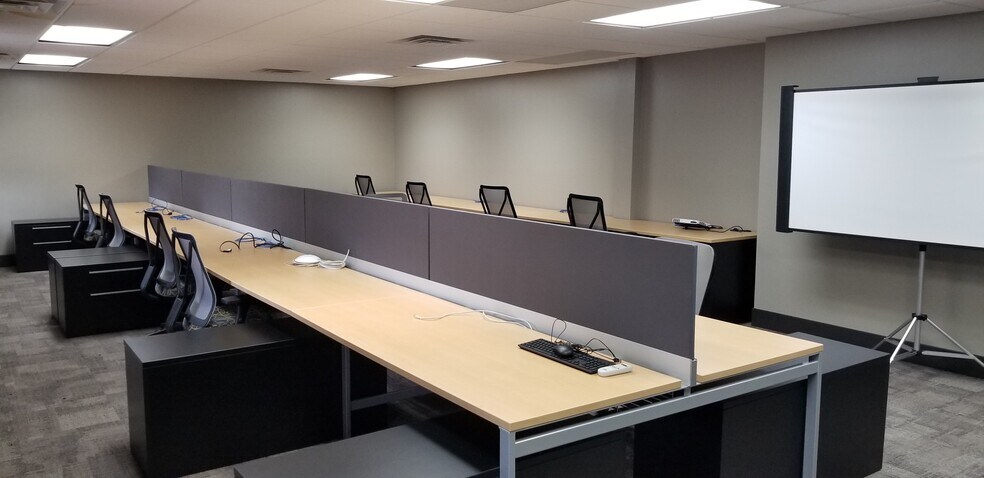 More Photos Of 312-314 Martin Luther King Jr Blvd, Evansville Office For Sale