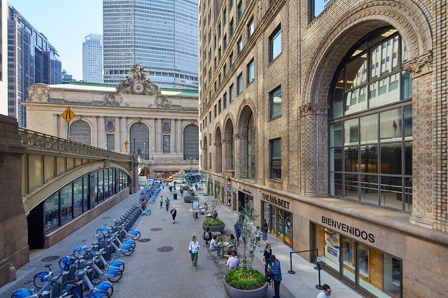 More Photos Of 125 Park Ave, New York Office For Lease
