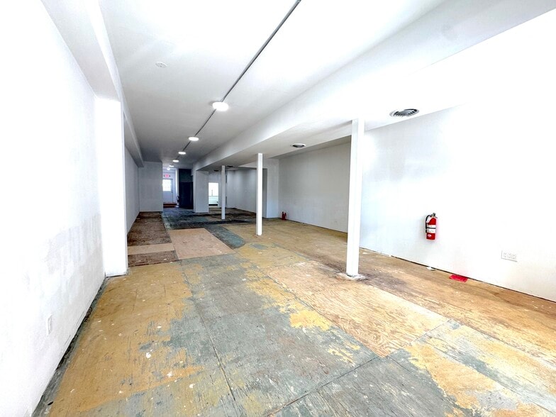 More Photos Of 59 Main St, Port Washington Storefront Retail Office For Lease