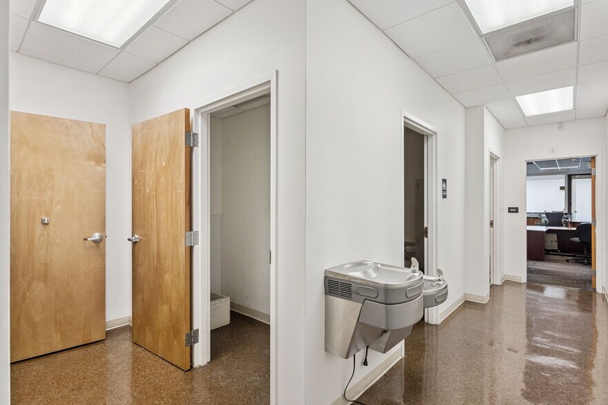 More Photos Of 555 S Hunt Club Blvd, Apopka Bank For Sale