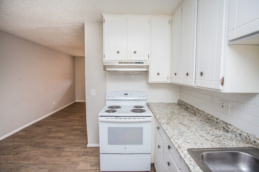 More Photos Of 7410 Quaker Ave, Lubbock Apartments For Sale