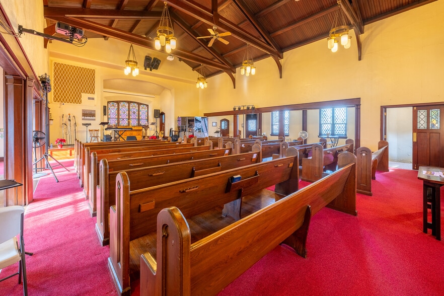More Photos Of 927 Broadway, Fountain Hill Religious Facility For Sale