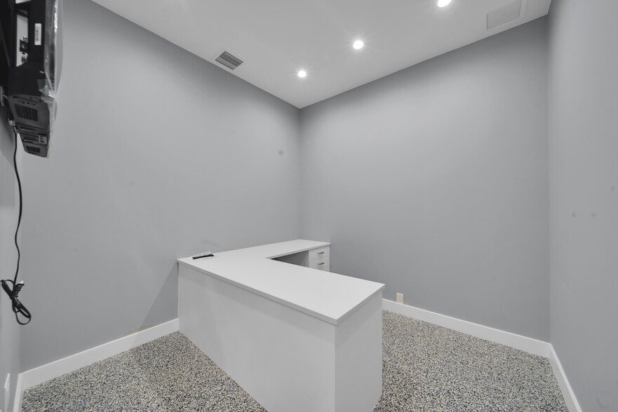 More Photos Of 6061 NE 14th Ave, Fort Lauderdale Medical For Lease