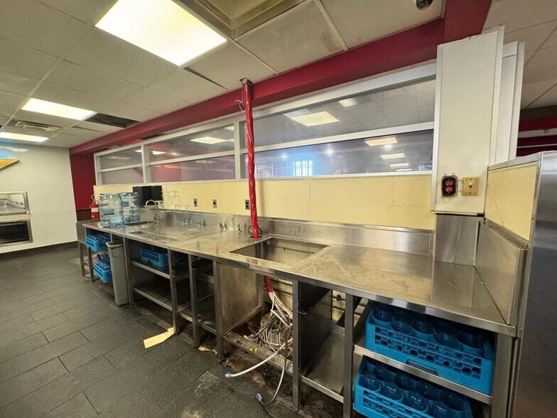 More Photos Of 1181 Stone Dr, Harrison Restaurant For Sale