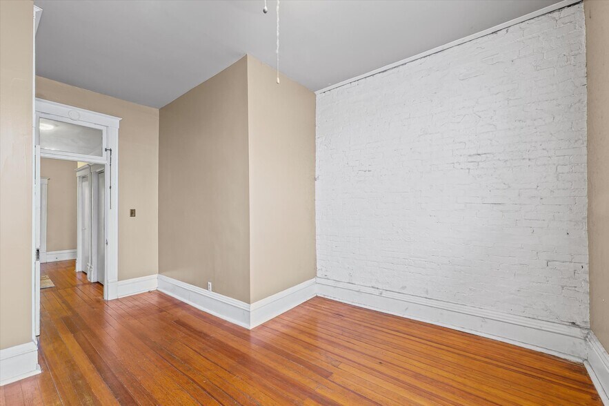 More Photos Of 125 S Market St, Paxton Specialty For Sale