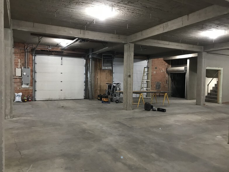 More Photos Of 1001 E 8th St, Sioux Falls Industrial For Sale