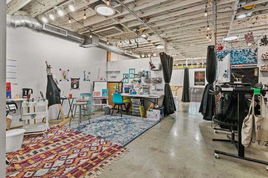 More Photos Of 10542 Burbank Blvd, North Hollywood Storefront Retail Office For Sale