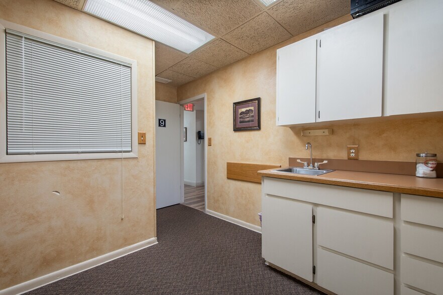 More Photos Of 3027 Aloma Ave, Winter Park Medical For Lease