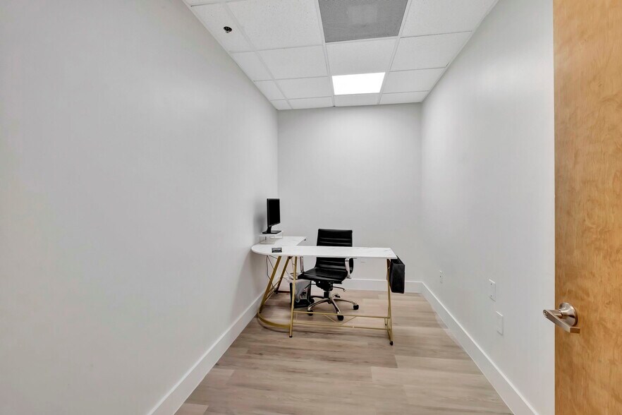 More Photos Of 12550 Biscayne Blvd, North Miami Medical For Sale