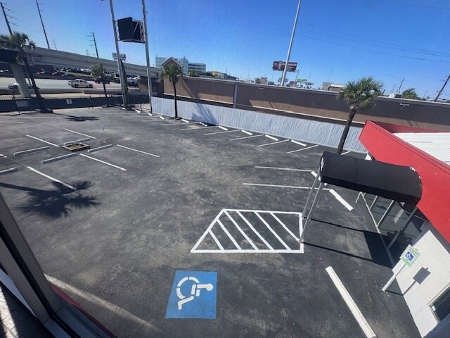 More Photos Of 5712 Southwest Fwy, Houston Auto Dealership For Lease