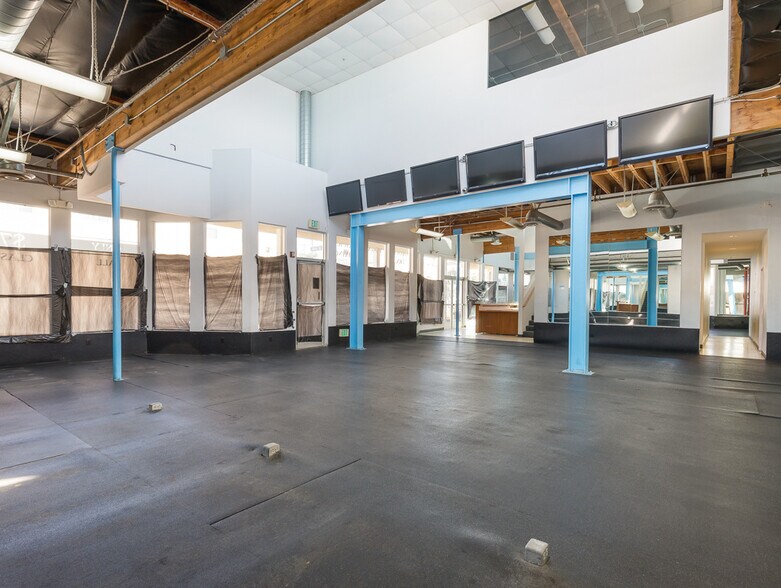 More Photos Of 4005 Highland Ave, Manhattan Beach Storefront Retail Office For Lease