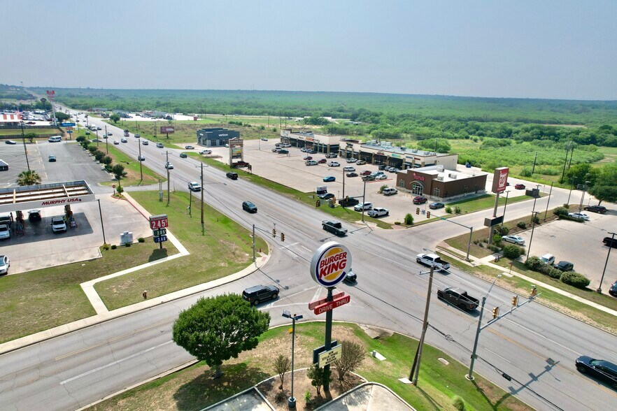 More Photos Of 2128 W Oaklawn Rd, Pleasanton Unknown For Lease