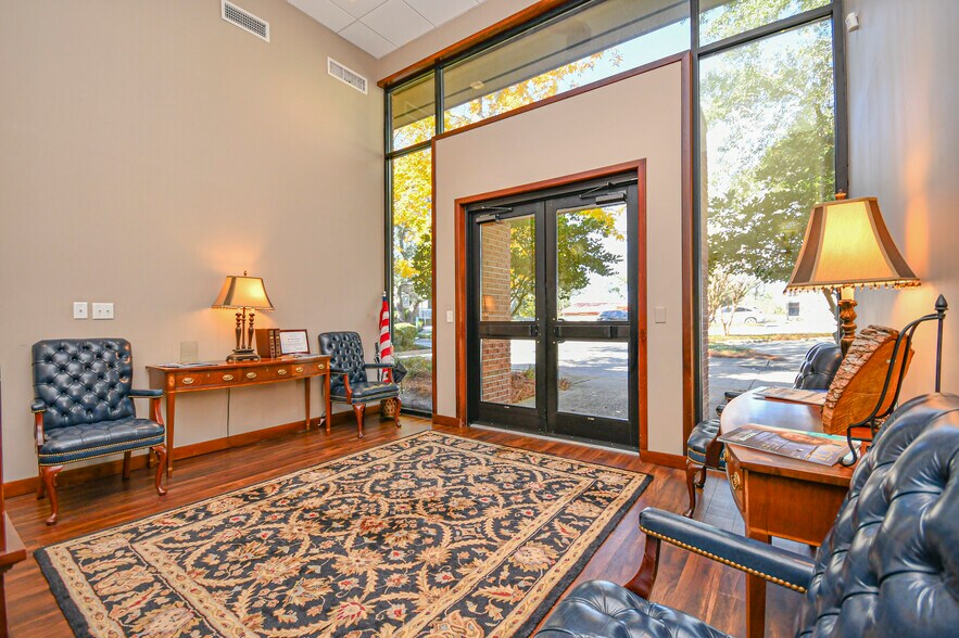 More Photos Of 220 Mckenzie Ave, Panama City Office For Sale