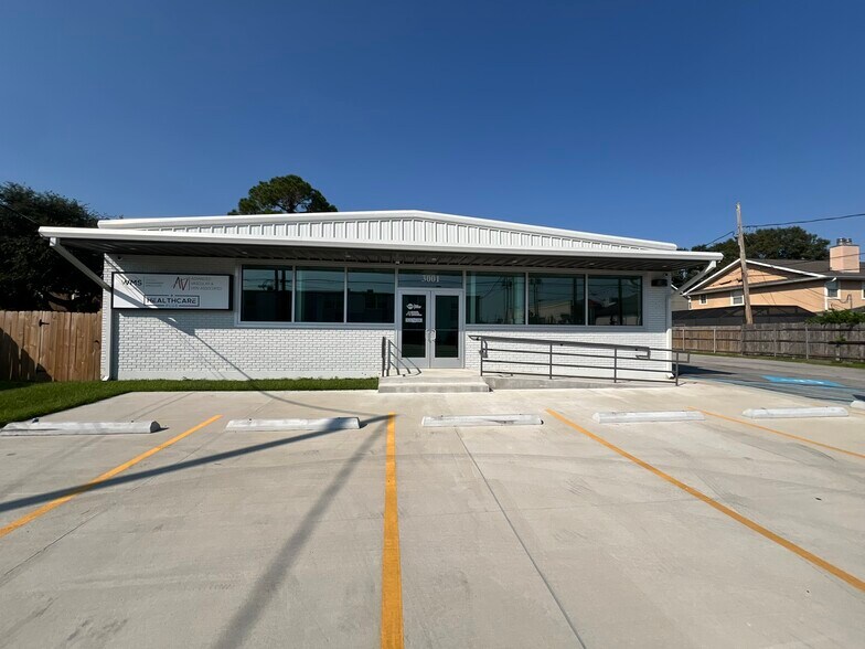 Primary Photo Of 3001 22nd St, Metairie Medical For Lease