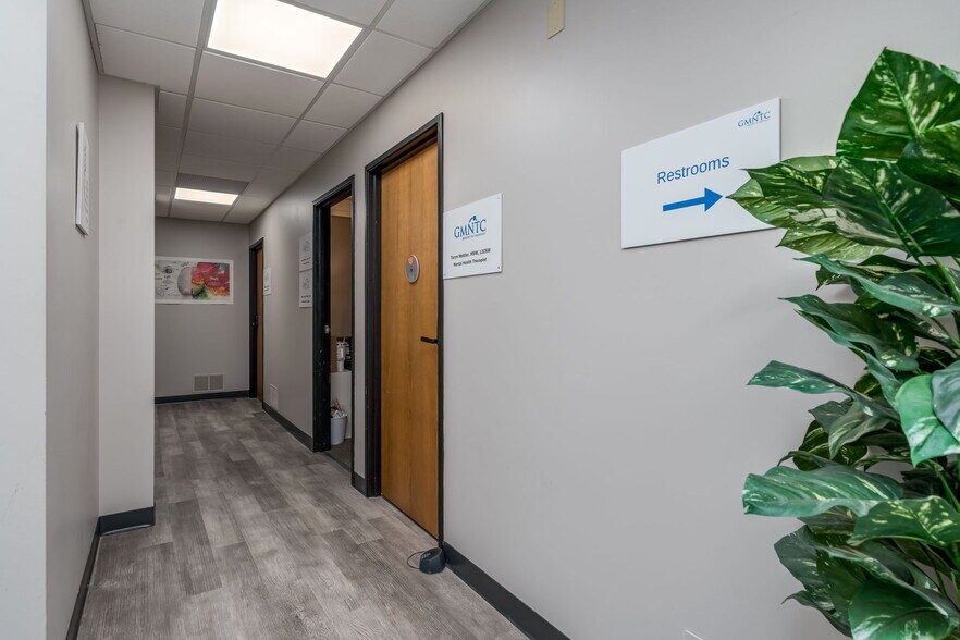 More Photos Of 108 S Minnesota Ave, Saint Peter Storefront Retail Office For Sale