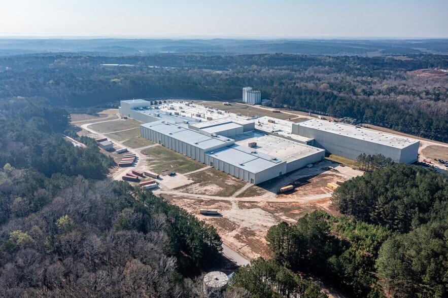 More Photos Of 411 Pegasus Pky, Lagrange Manufacturing For Sale