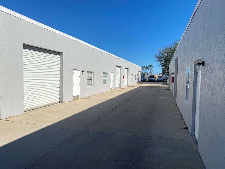 Primary Photo Of 7275 Waelti Dr, Melbourne Warehouse For Lease